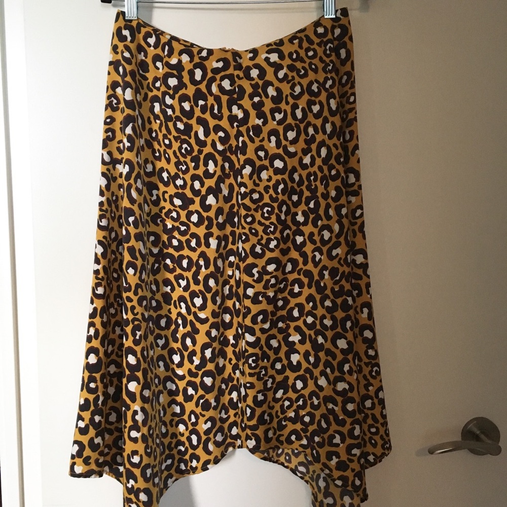 2/$12! Who What Wear Leopard Print Midi Skirt
